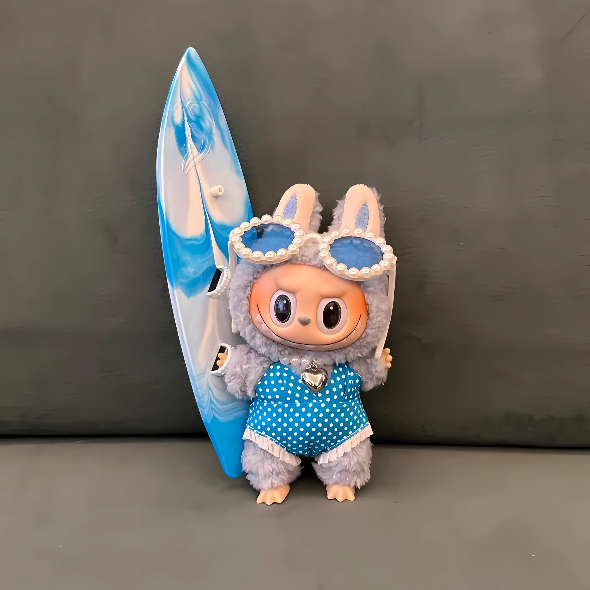 Summer Beach Outfit (with surfboard)